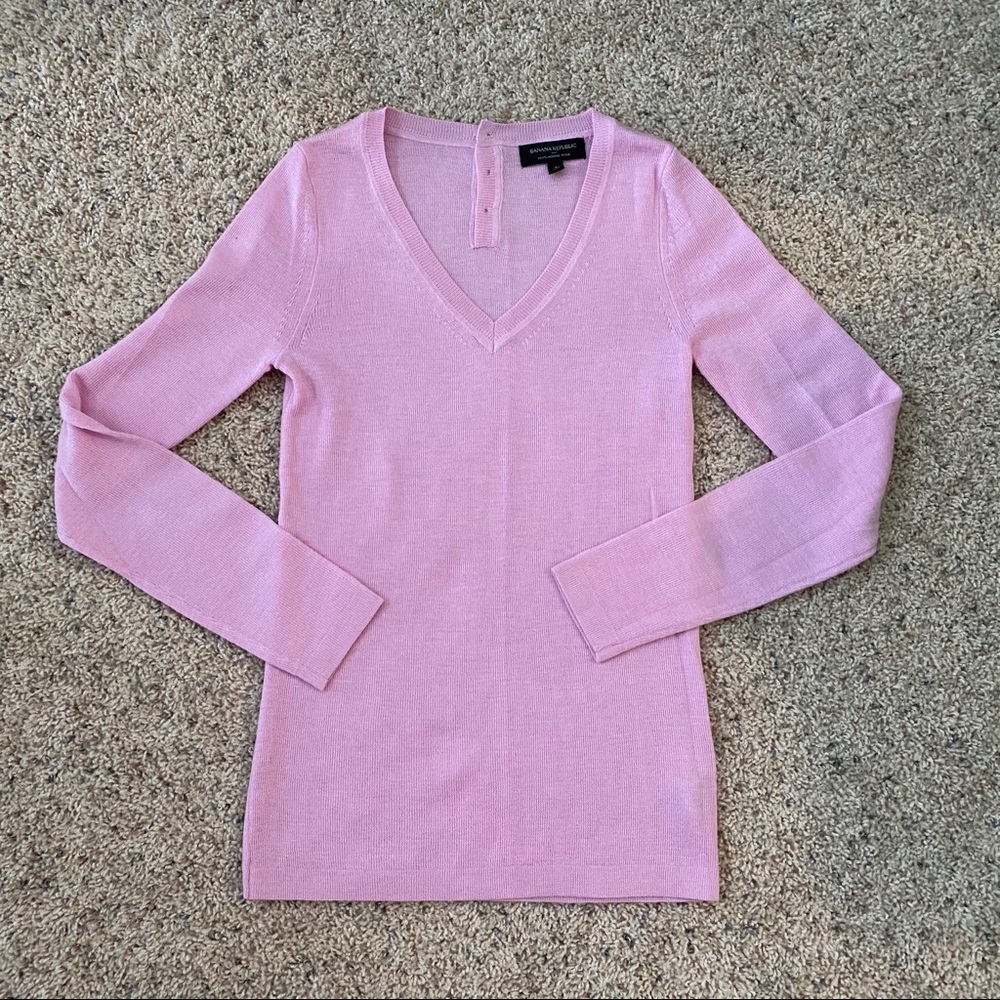 LIKE NEW - Banana Republic Sweater - Pink - Small